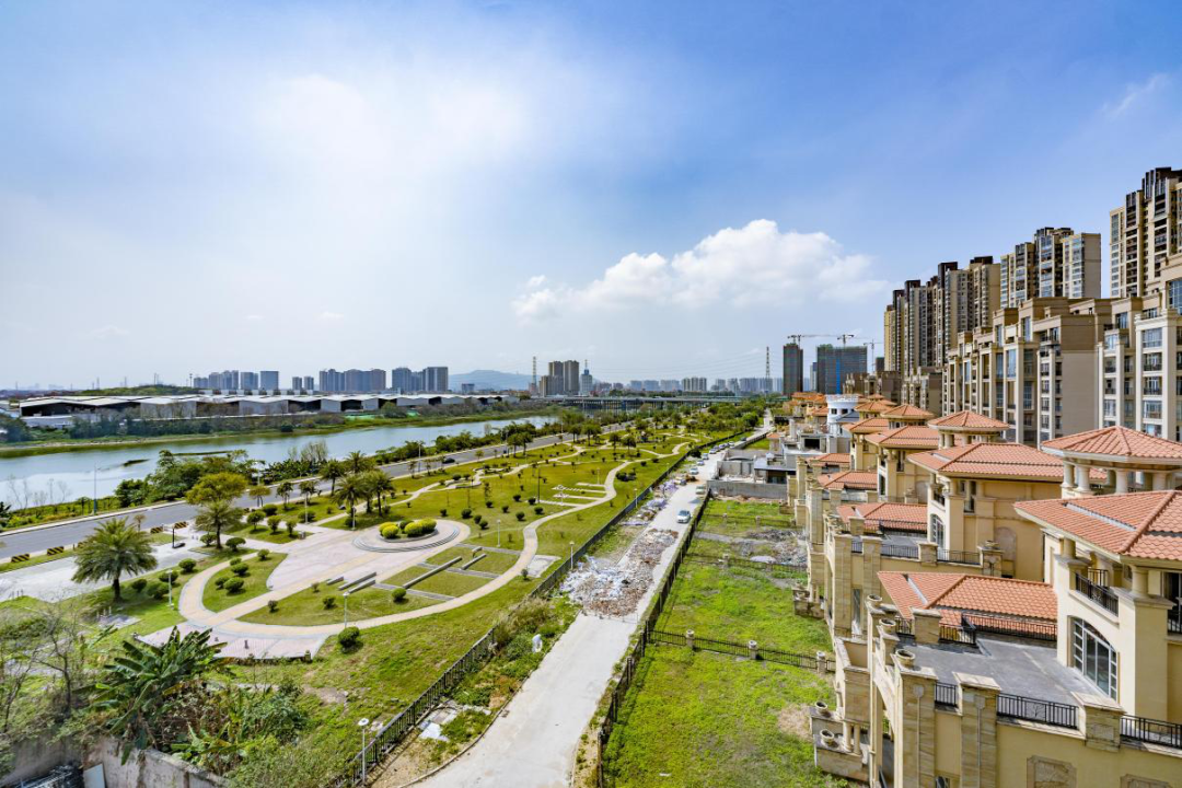 佛山美的时光怎么样?禅城芯江景准现房总价13X万起