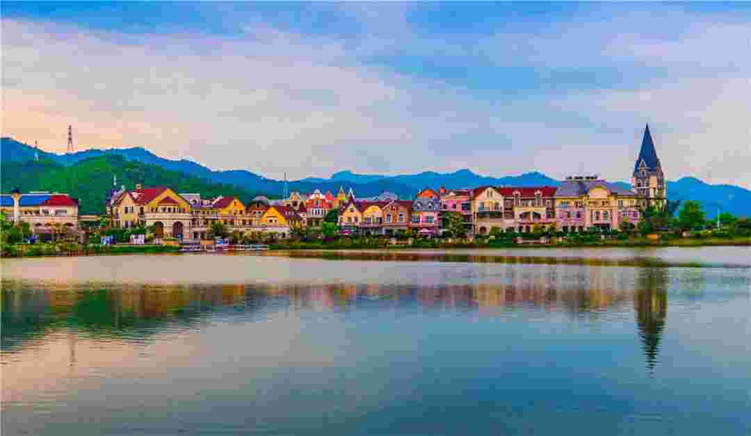 美的鹭湖实景图.jpg